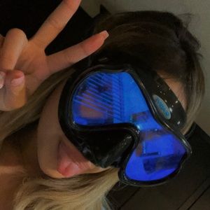 Meet your Posher, Maya